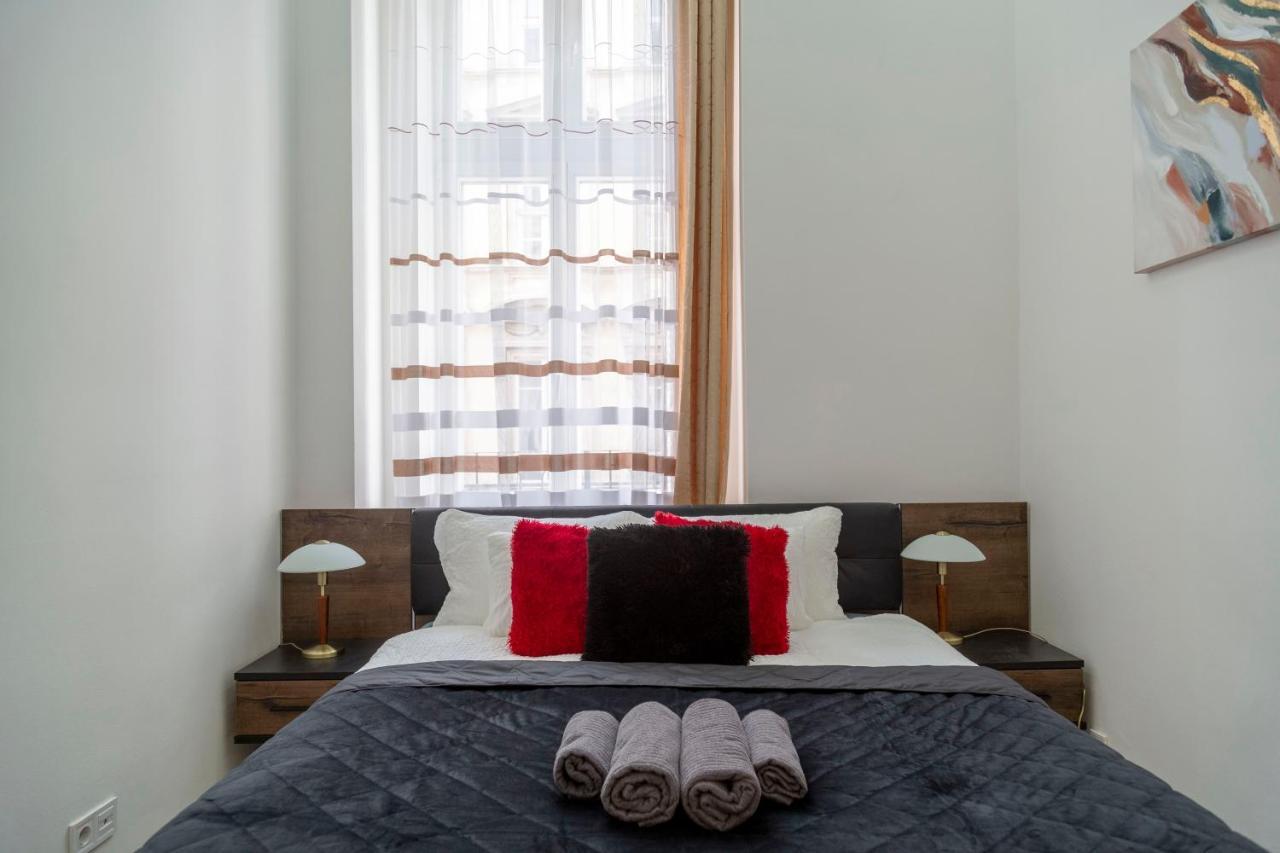 Exclusive Marilyn Apartment In The Heart Of Βουδαπέστη Εξωτερικό φωτογραφία